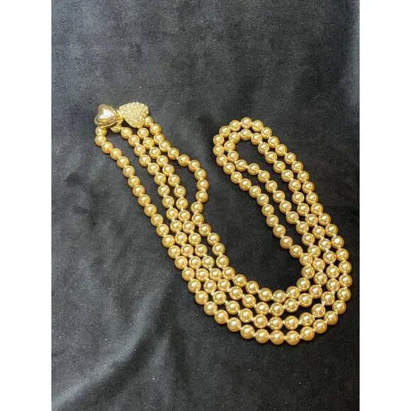 Vintage Joan Rivers Faux Pearl Necklace Double Hearts - Gold & Rhinestone clasp - Picture 3 of 8